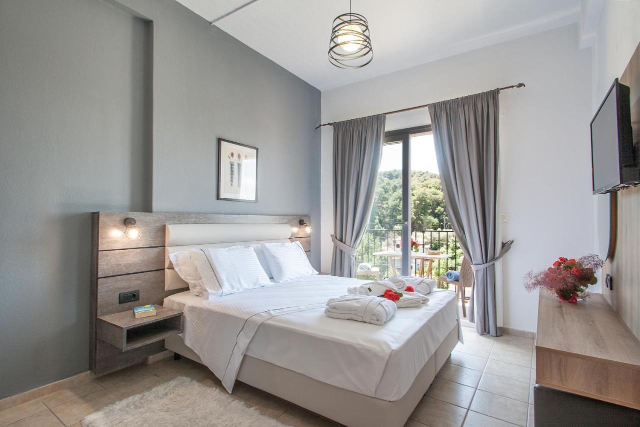 Hermes Hotel Vromolimnos Exterior photo