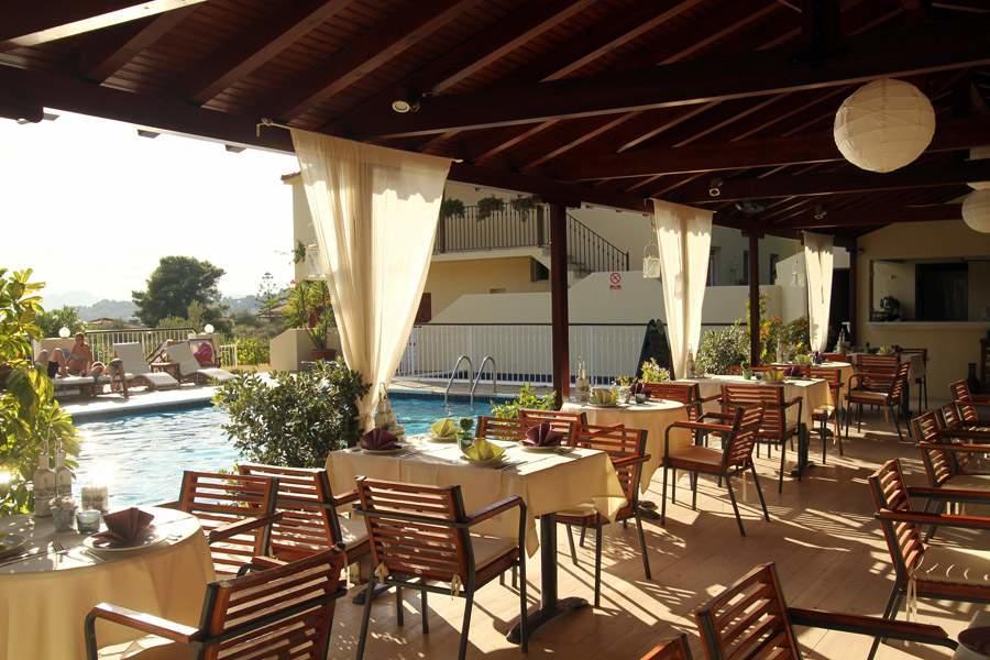 Hermes Hotel Vromolimnos Exterior photo