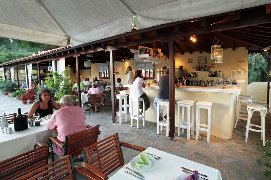 Hermes Hotel Vromolimnos Exterior photo