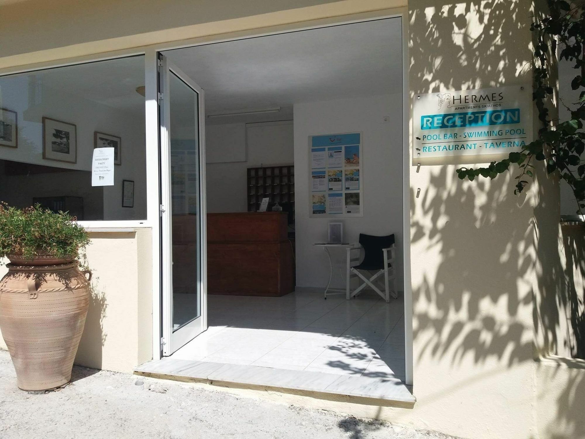 Hermes Hotel Vromolimnos Exterior photo